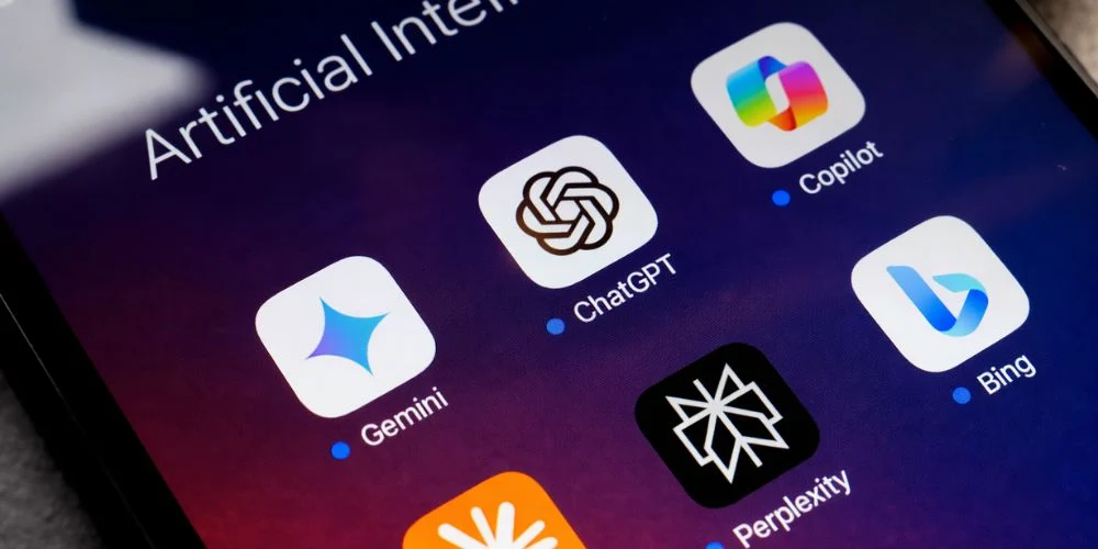 ChatGPT vs Gemini web traffic comparison showing shifting trends in the AI race